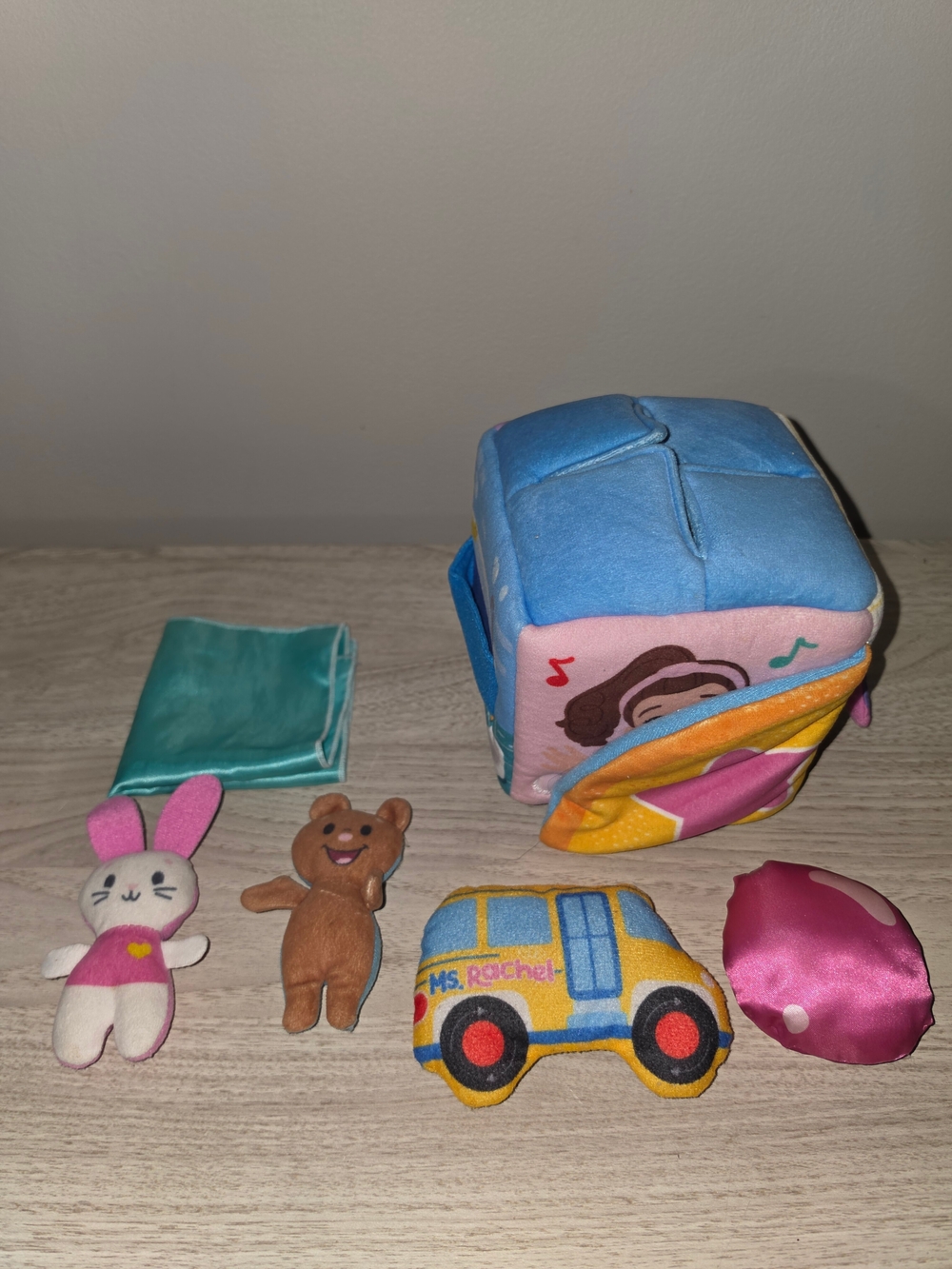 Ms. Rachel Surprise Learning Box